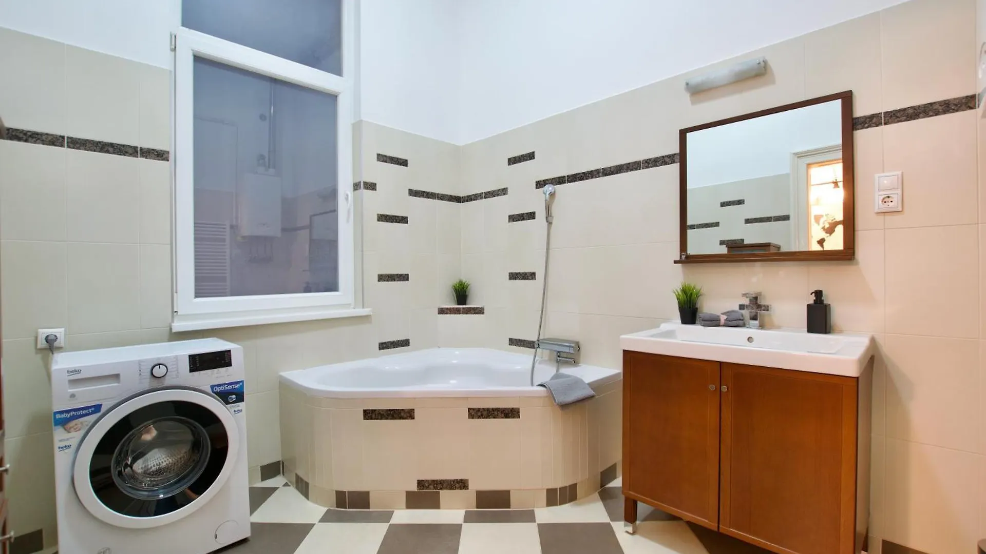 Standard Apartment By Hi5- Kiraly Apartment Budapeşte